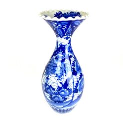 Rytietiška keramikinė baltų ir mėlynų atspalvių vaza 18x18x45 cm
