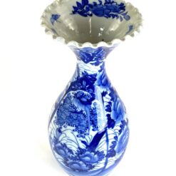 Rytietiška keramikinė baltų ir mėlynų atspalvių vaza 18x18x45 cm