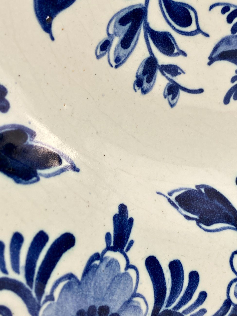 DT0322-kita-keramika-8 Dekoratyvinė sieninė keramikinė Royal Delft lėkštė 3,5x24x24 cm