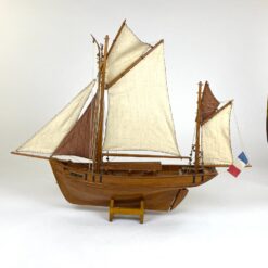 Prancūziško Saint Gildas laivo medinis modeliukas 60x17x48 cm