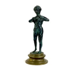 Žalvarinė Fonderia Lancini statulos "Berniukas, grojantis fleita" reprodukcija 10,5x11x25,5 cm