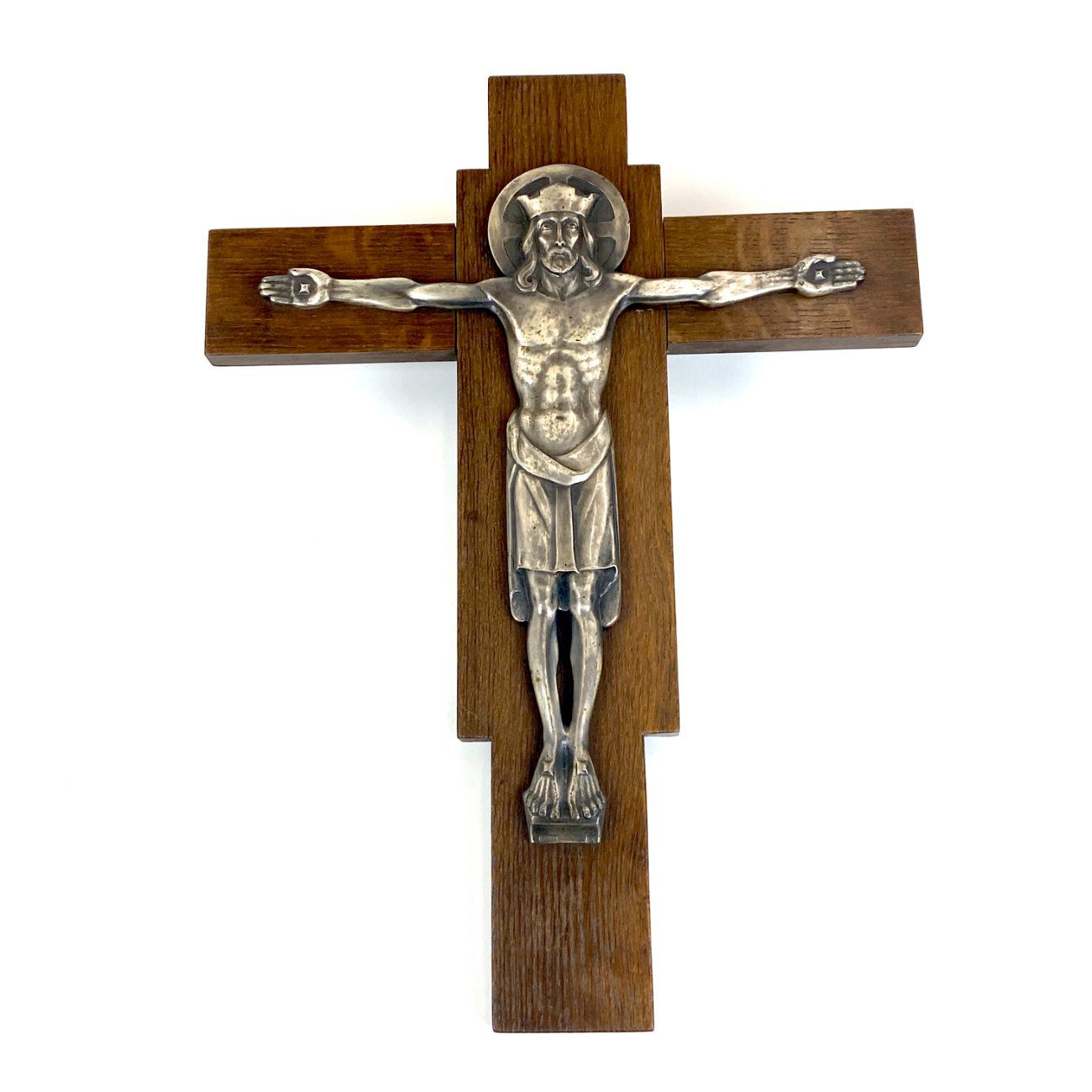 DT0372-kryziai-0 Ąžuolinis pakabinamas Art Deco laikotarpio Félix Jacques Bruxelles kryžius su metaline Jėzaus Kristaus figūra 3×33,5×44,5 cm
