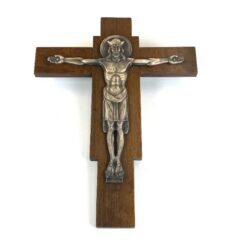 Ąžuolinis pakabinamas Art Deco laikotarpio Félix Jacques Bruxelles kryžius su metaline Jėzaus Kristaus figūra 3×33,5×44,5 cm