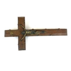 Pakabinamas ąžuolinis kryžius su metaline Jėzaus Kristaus figūra 5,5x27x50 cm