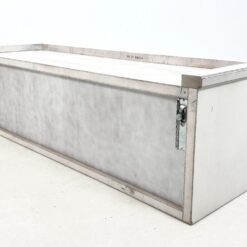 Pakabinama klasikinio stiliaus spintelė pakeliamomis durimis su stiklu 43×133,5×42,5 cm