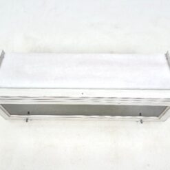 Pakabinama klasikinio stiliaus spintelė pakeliamomis durimis su stiklu 43×133,5×42,5 cm