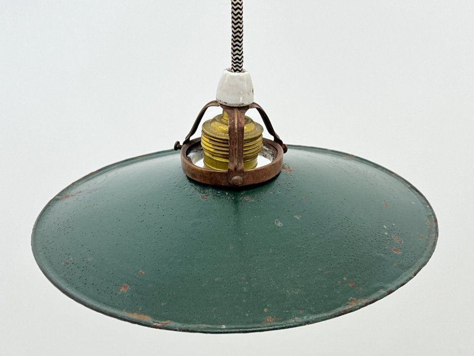 HB0595-pakabinami-sviestuvai-4 Pakabinamas industrinio stiliaus emaliuoto metalo šviestuvas 25,5×25,5×98 cm