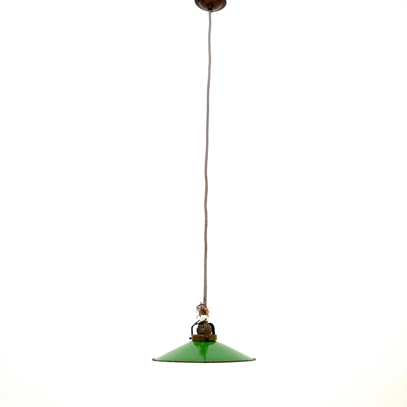 HB0599-pakabinami-sviestuvai-0 Pakabinamas industrinio stiliaus emaliuoto metalo šviestuvas 25x25x108 cm