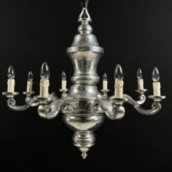 Metalinis sidabrinės spalvos aštuonių šakų sietynas 87x87x87 cm