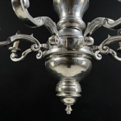 Metalinis sidabrinės spalvos aštuonių šakų sietynas 87x87x87 cm