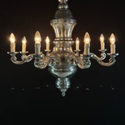 Metalinis sidabrinės spalvos aštuonių šakų sietynas 87x87x87 cm