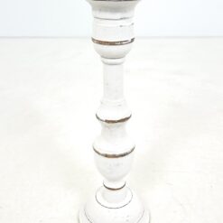 Medinė baltos spalvos žvakidė 17,5×17,5×54 cm