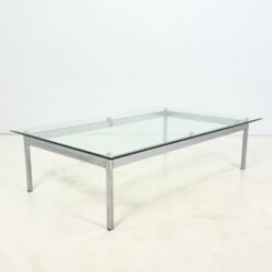 Metalinis chromuotas staliukas stikliniu stalviršiumi 97x152x41 cm