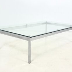 Metalinis chromuotas staliukas stikliniu stalviršiumi 97x152x41 cm