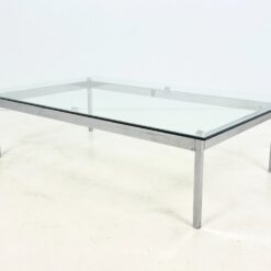 Metalinis chromuotas staliukas stikliniu stalviršiumi 97x152x41 cm