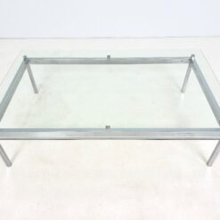 Metalinis chromuotas staliukas stikliniu stalviršiumi 97x152x41 cm
