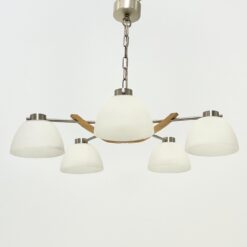 Pakabinamas Sorpetaler Leuchten penkių šakų šviestuvas iš metalo ir medžio su stikliniais gaubtais 57x57x46 cm