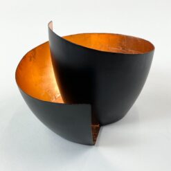 Metalinė vario ir juodos spalvų žvakidė 16x14x11 cm