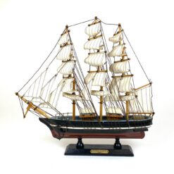 Dekoratyvinis angliško burinio laivo Cutty Sark (1869 m.) modeliukas 33x8x33 cm