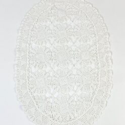 Rankų darbo nerta ovali stalo servetėlė 30x46x0,1 cm