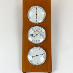 Pakabinama meteorologinė stotelė: termometras, barometras, higrometras mediniame rėme 3,5x15x43 cm
