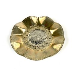 Vintažinė metalinė ornamentais dekoruota lėkštelė 15,5x15,5x3 cm