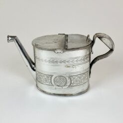 Metalinis angliško stiliaus laistytuvėlis 1000 ml 9x24x14 cm