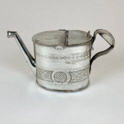 Metalinis angliško stiliaus laistytuvėlis 1000 ml 9x24x14 cm