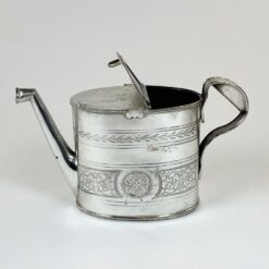 Metalinis angliško stiliaus laistytuvėlis 1000 ml 9x24x14 cm