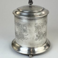Angliškas Elkington & Co sidabruoto metalo indas su dangčiu 17x17x21 cm
