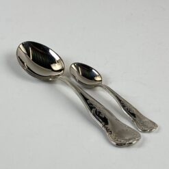Metalinių stalo įrankių komplektas 12-ai asmenų su dėže 32,5x49x7 cm