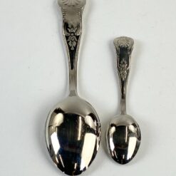 Metalinių stalo įrankių komplektas 12-ai asmenų su dėže 32,5x49x7 cm