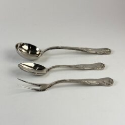 Metalinių stalo įrankių komplektas 12-ai asmenų su dėže 32,5x49x7 cm