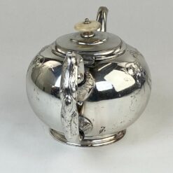 Angliškas John Turton & Co sidabruoto metalo arbatinukas 1000 ml 14x29x14 cm