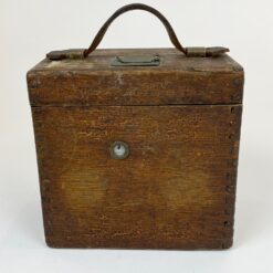 Belgiškas nikeliuoto žalvario balandžių lenktynių laikmatis Imperator Toulet su ąžuoline dėže, gamintojas Henry Martens & Cie 11,5×17,5×18 cm