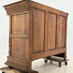 Senovinė ąžuolinė drožinėta komoda 59×129,5×104,5 cm