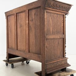 Senovinė ąžuolinė drožinėta komoda 59×129,5×104,5 cm