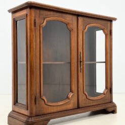 Medinė dviejų durų vitrinėlė 36x110x99,5 cm