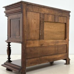 Ąžuolinė prancūziška Henriko II-ojo laikotarpio stiliaus komoda marmuriniu stalviršiumi 51x123x103 cm