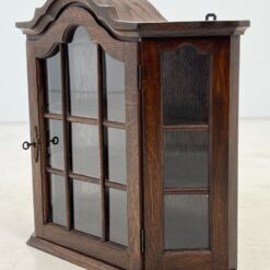 Pakabinama ąžuolinė spintelė su stiklu 16x57x53 cm