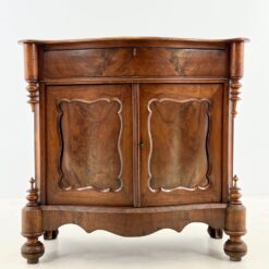 Medinė dviejų durų ir vieno stalčiaus komoda su raudonmedžio lukštu 48x103x99 cm