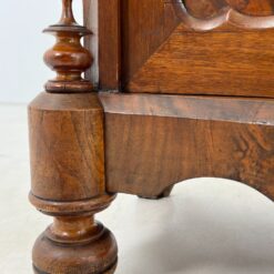 Medinė dviejų durų ir vieno stalčiaus komoda su raudonmedžio lukštu 48x103x99 cm