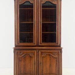 Klasikinio stiliaus riešutmedžio dviejų dalių bufetas 48x139x224 cm