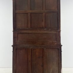 Senovinis ąžuolinis trijų dalių bufetas su tekintomis kolonomis ir drožinėtomis šunų figūromis 64x143x242 cm