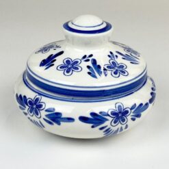 Keramikinė rankomis tapyta delfto stiliaus apvali dėžutė 13,5×13,5×10,5 cm