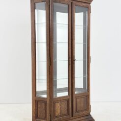Ąžuolinė vitrina su veidrodine nugara ir apšvietimu 34x123x200 cm