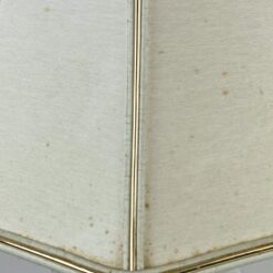 Prancūziškas porcelianinis Limoges stalinis šviestuvas su tekstiliniu gaubtu 27x30x44 cm