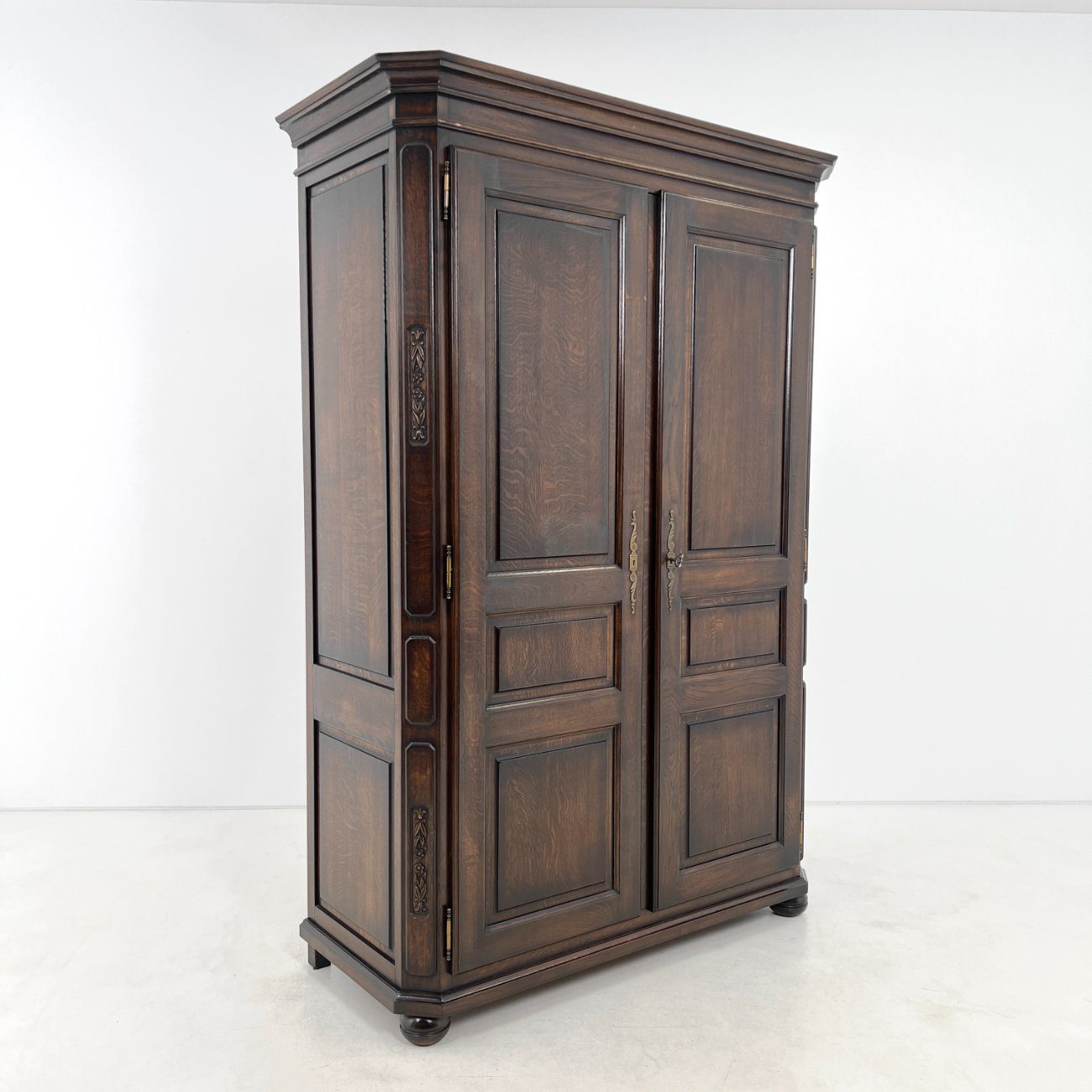 HB0689-spintos-0 Ąžuolinė dviejų durų rūbų spinta 62x143x212 cm