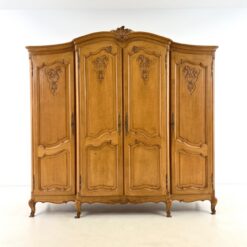 Ąžuolinė rokoko stiliaus keturių durų rūbų spinta 71x217x211 cm