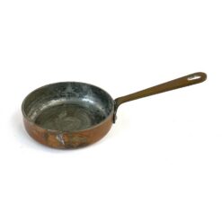 Miniatiūrinė varinė keptuvėlė alavuota vidine dalimi su žalvarine rankena 7,5x15x5 cm
